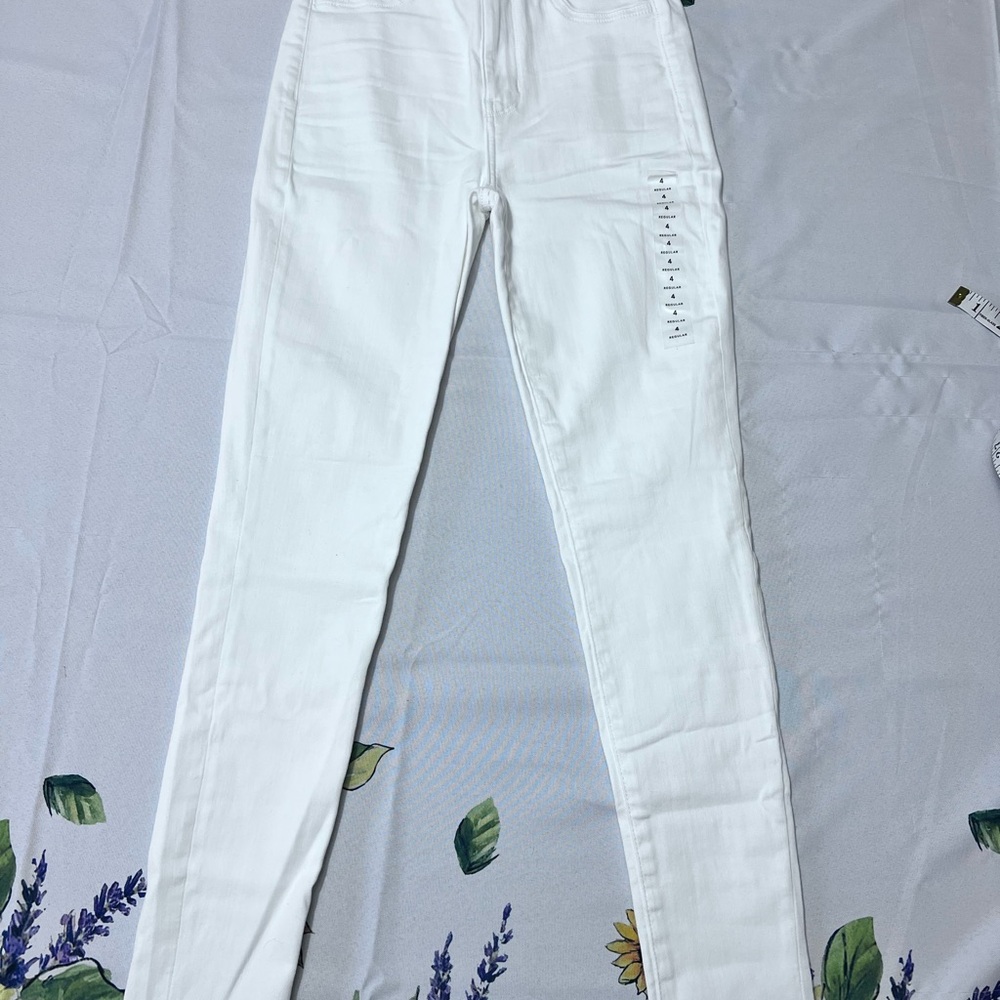 American Eagle Women's White Jeans